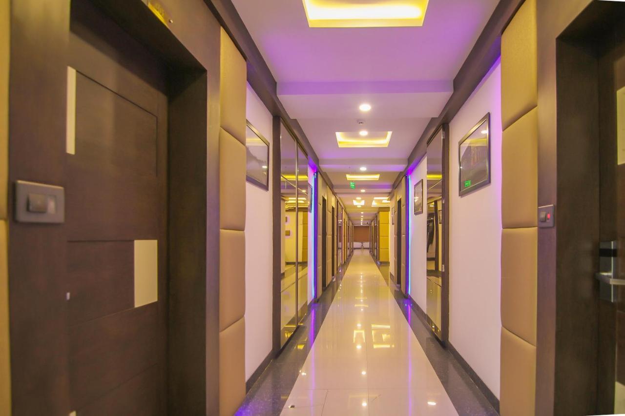 Moments Hotel Lucknow Ngoại thất bức ảnh