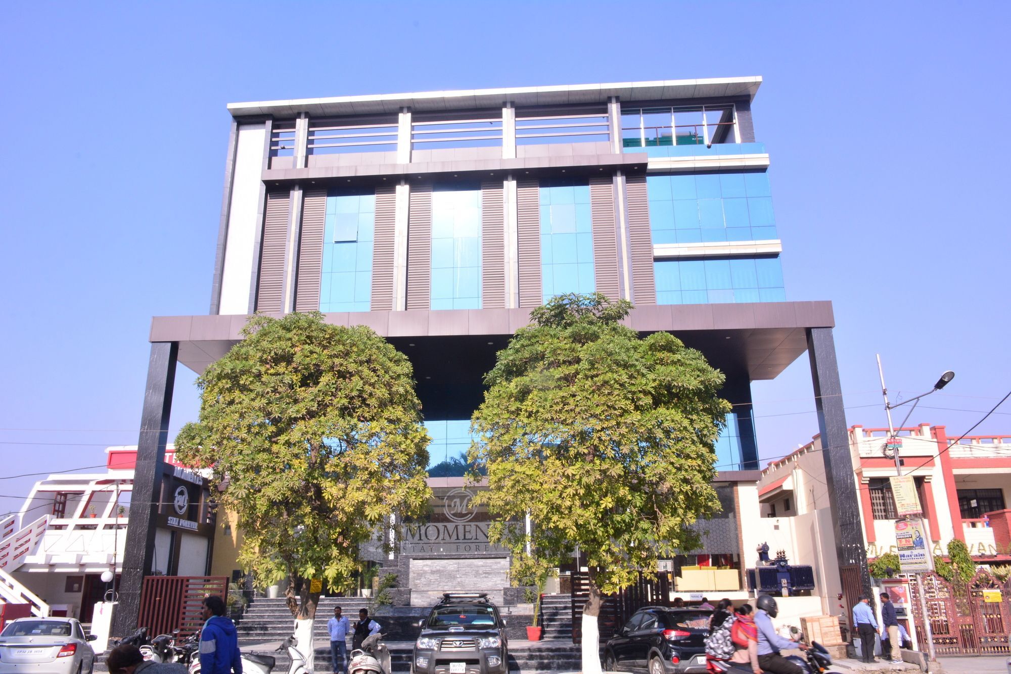 Moments Hotel Lucknow Ngoại thất bức ảnh