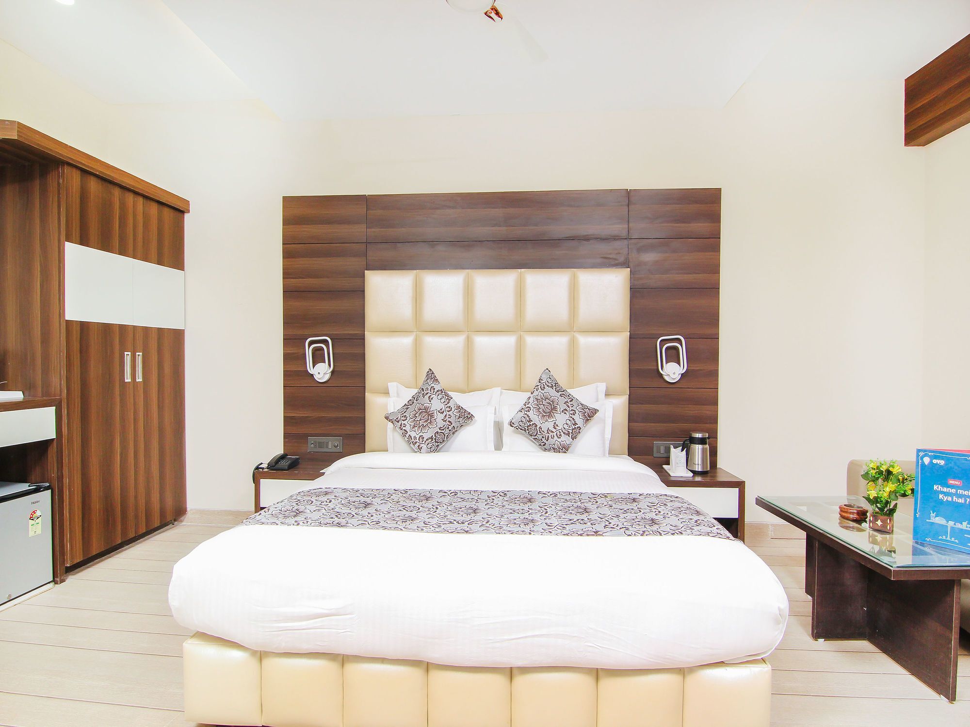 Moments Hotel Lucknow Ngoại thất bức ảnh