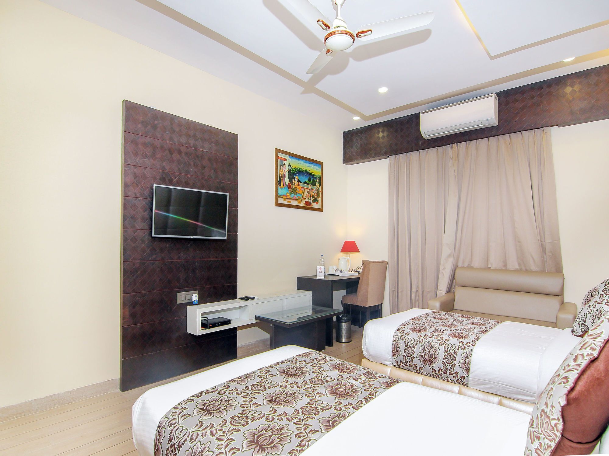 Moments Hotel Lucknow Ngoại thất bức ảnh